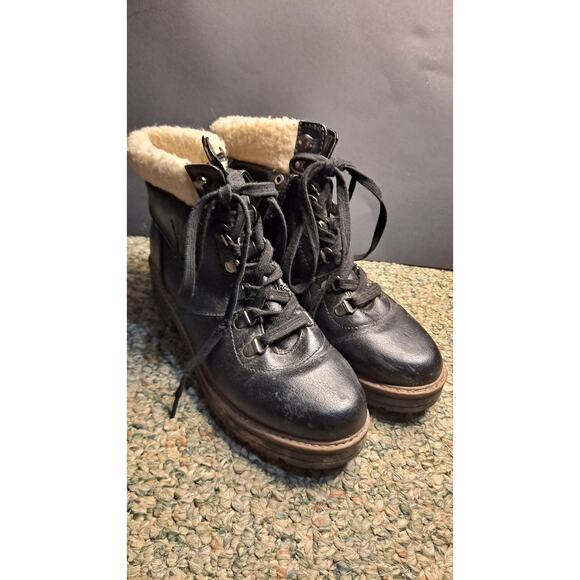 Universal Thread Shoes - Universal Thread Womens Black Hiking Boots Size 7 1/2 Faux Fur Lining